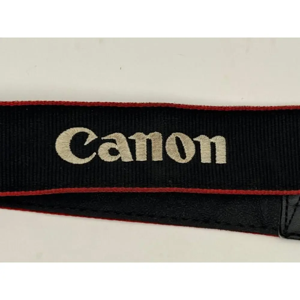 Canon EOS Rebel T2i DSLR Camera Body Strap Charger New Battery Turns On Black